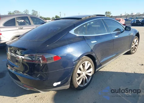 2014 Tesla Model S из США, поврежденный, VIN 5YJSA1S15EFP28925